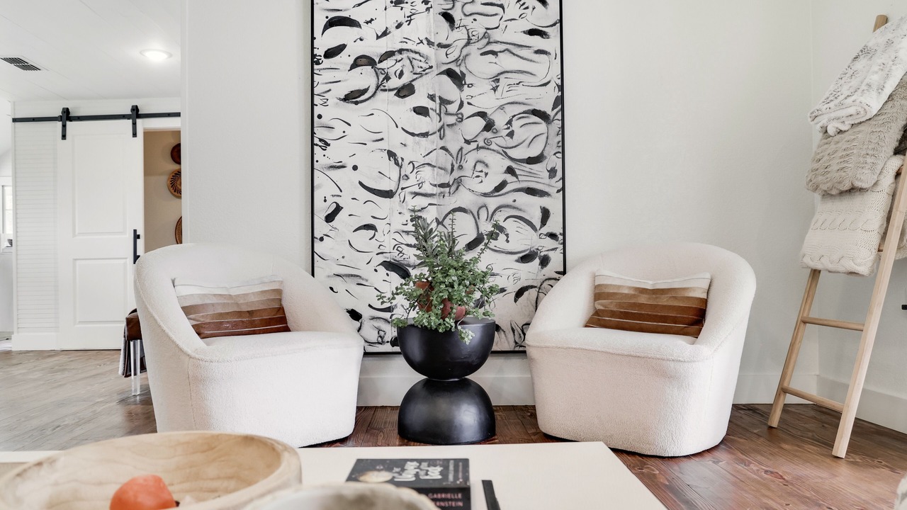 Photo of Livingroom in Round Top