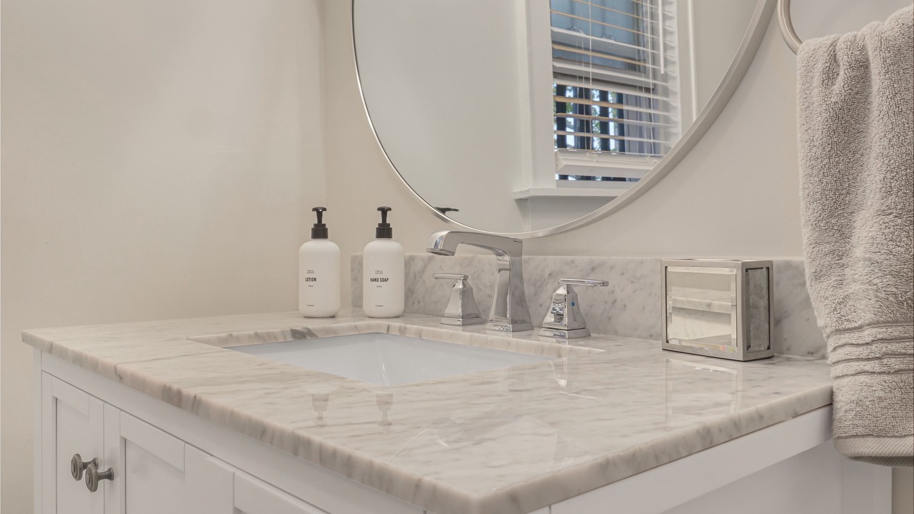 Photo of Bathroom in Newburgh