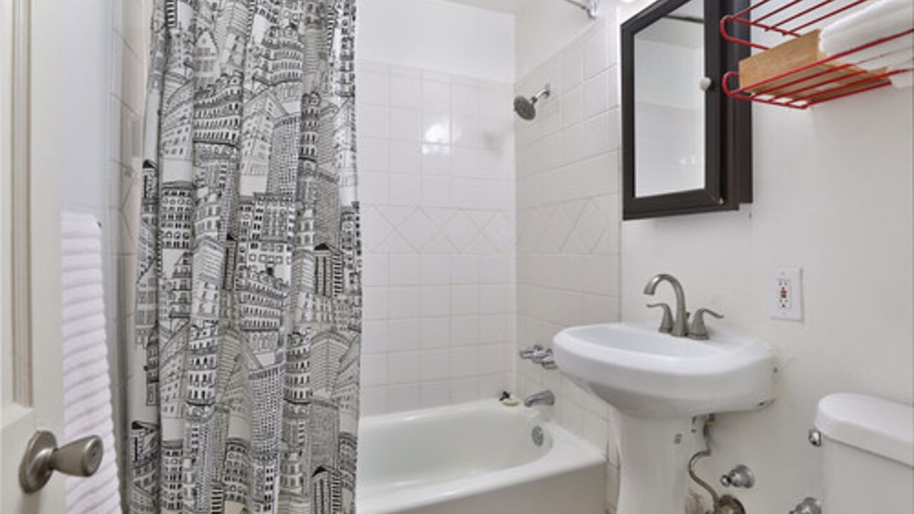 Photo of Bathroom in Hyde Park
