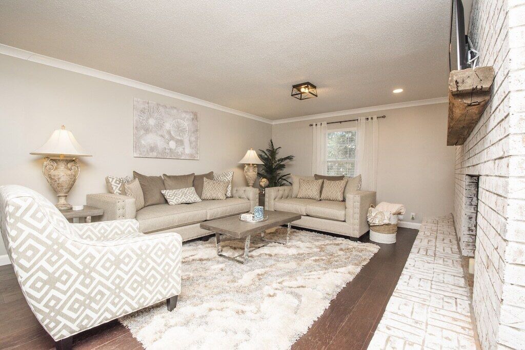 Photo of Livingroom in Ashley Oaks
