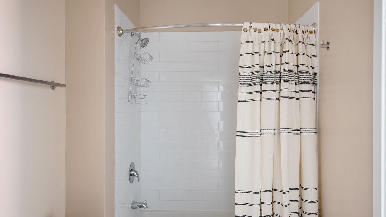 Photo of Bathroom in Jefferson Manor
