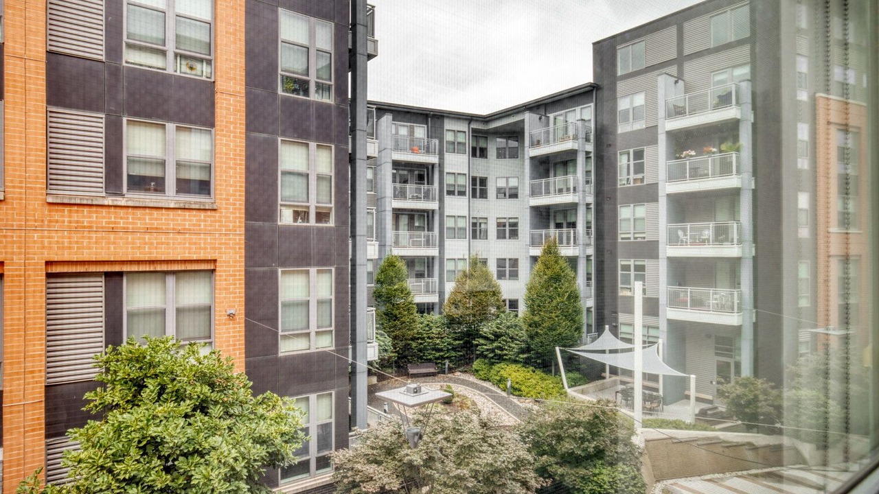 Photo of Outdoor in Jefferson Manor