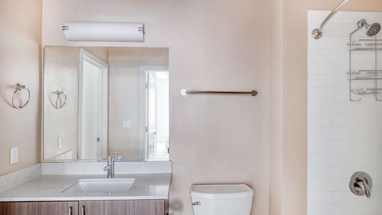 Photo of Bathroom in Jefferson Manor