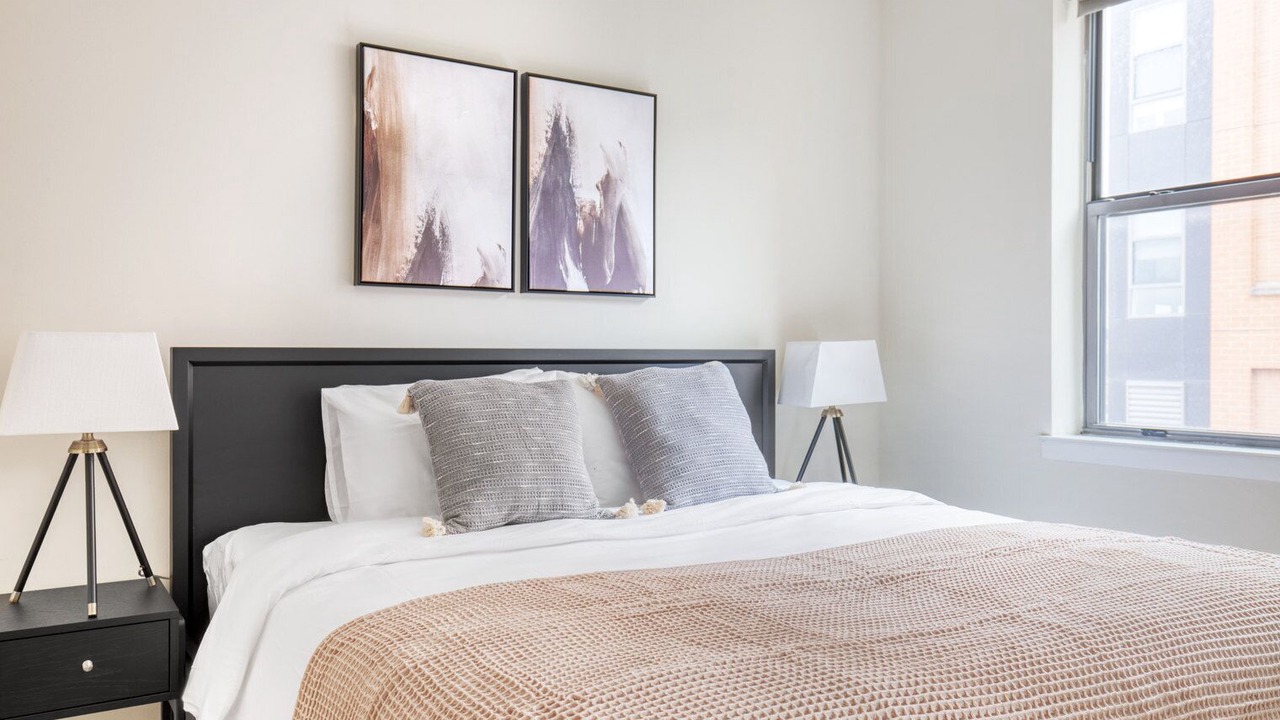 Photo of Bedroom in Jefferson Manor