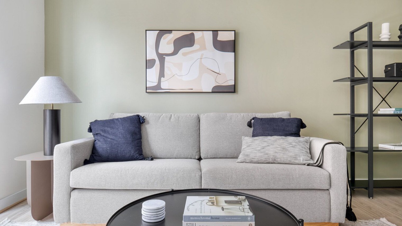 Photo of Livingroom in Jefferson Manor