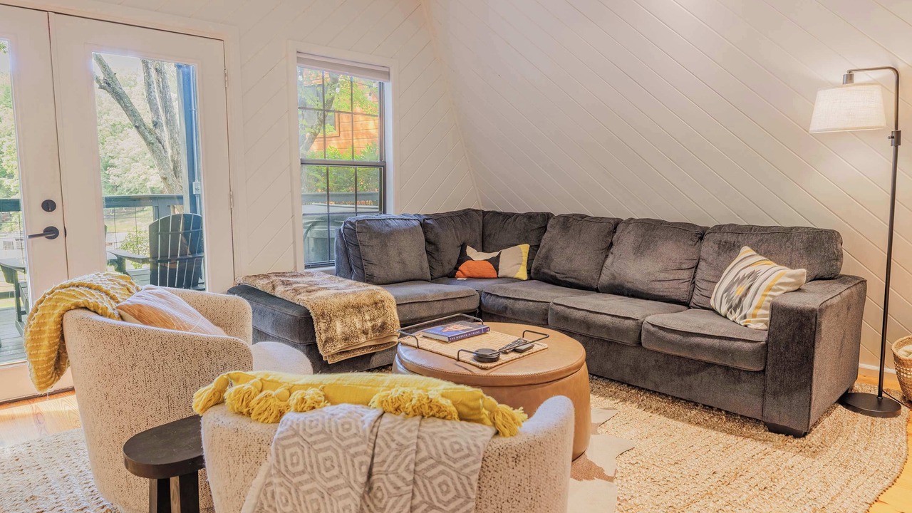 Photo of Livingroom in Morganton