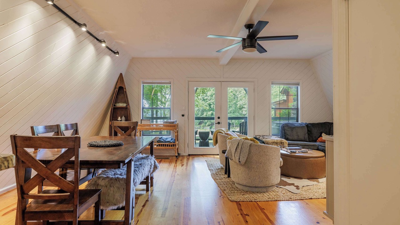 Photo of Livingroom in Morganton