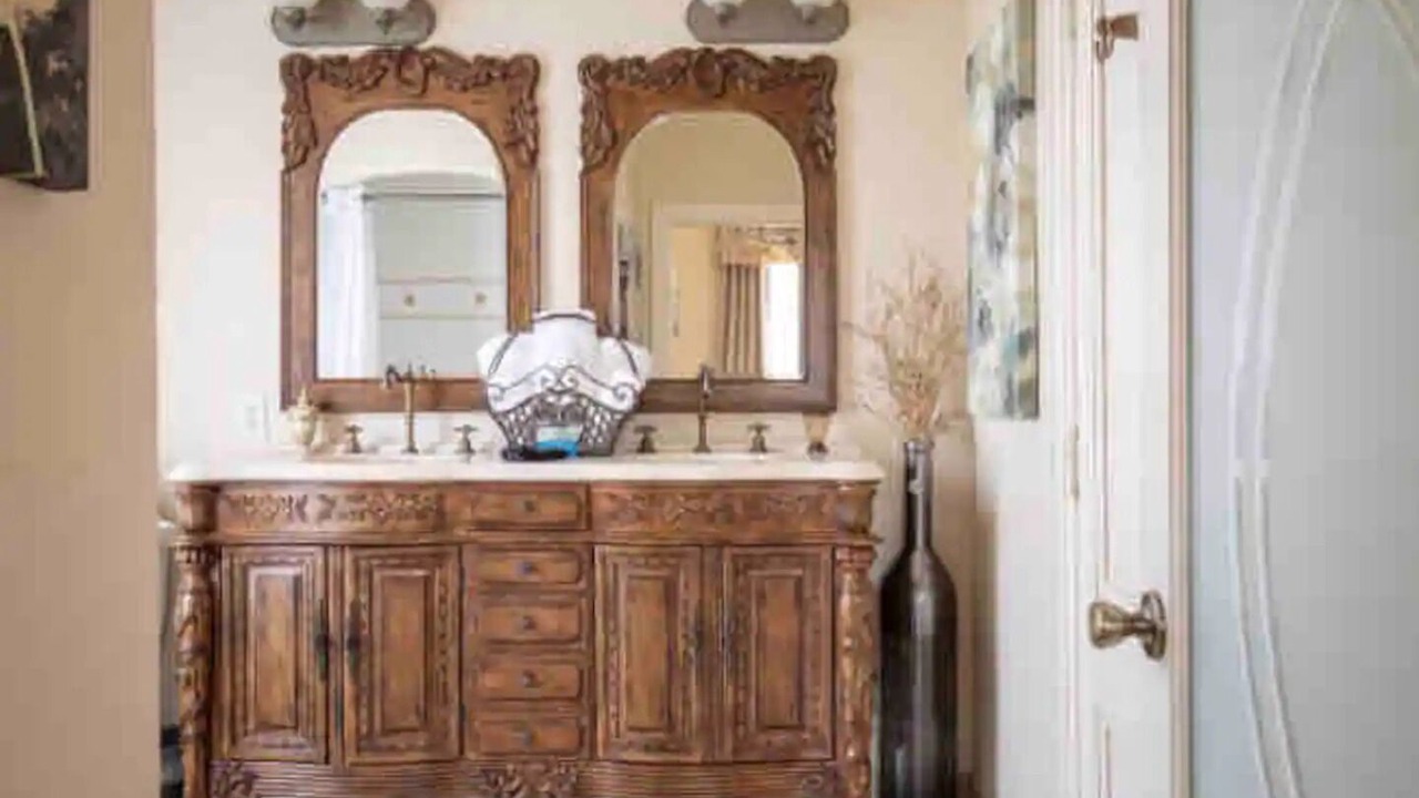 Photo of Bathroom in Salinas