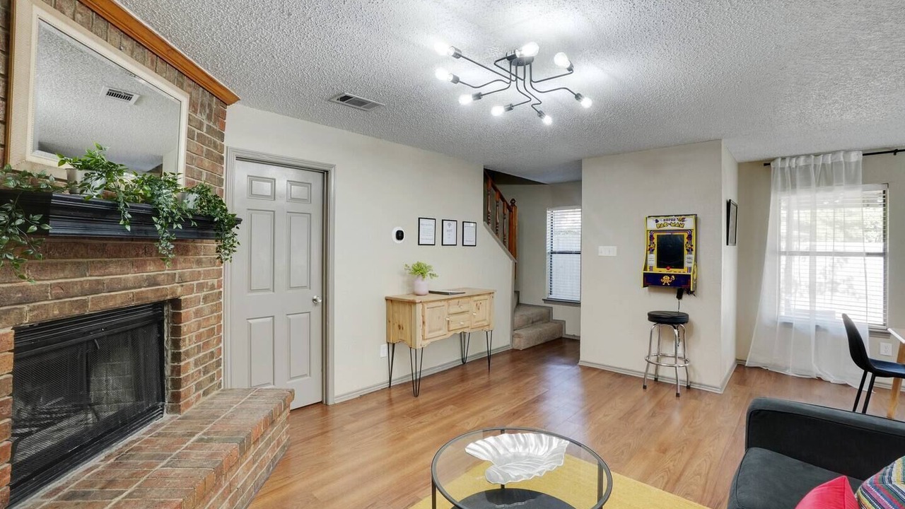 Photo of Livingroom in Euless