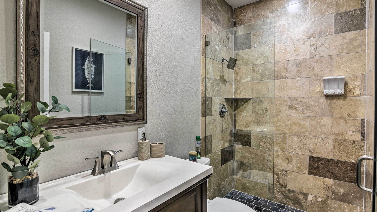 Photo of Bathroom in El Lago