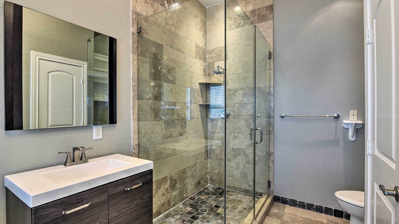 Photo of Bathroom in El Lago