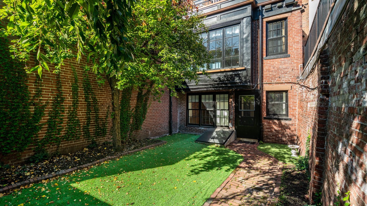 Photo of Outdoor in Beacon Hill