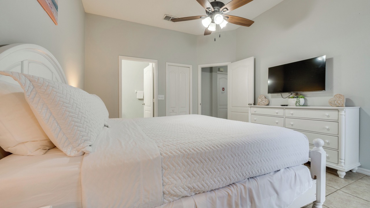 Photo of Bedroom in Tuscan Hills