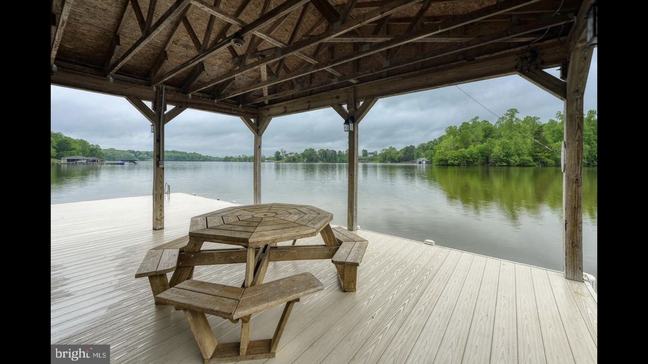 Photo of Outdoor in Louisa