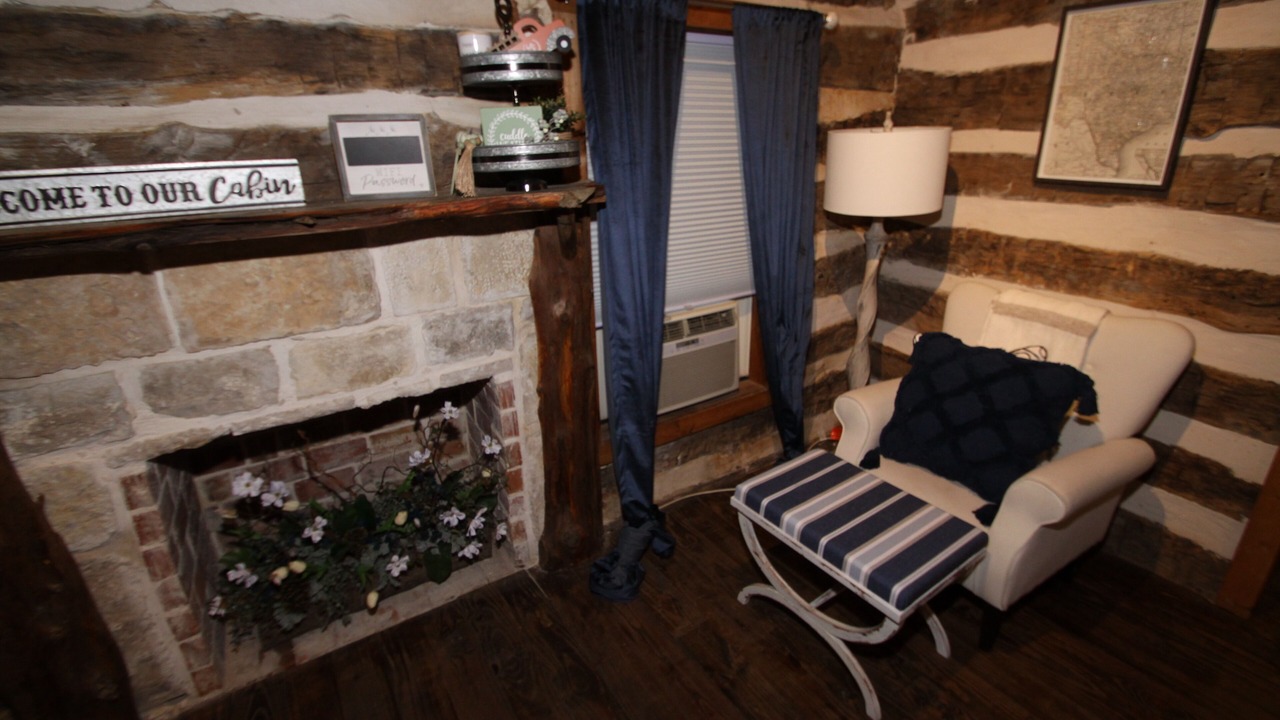 Photo of Livingroom in Glen Rose