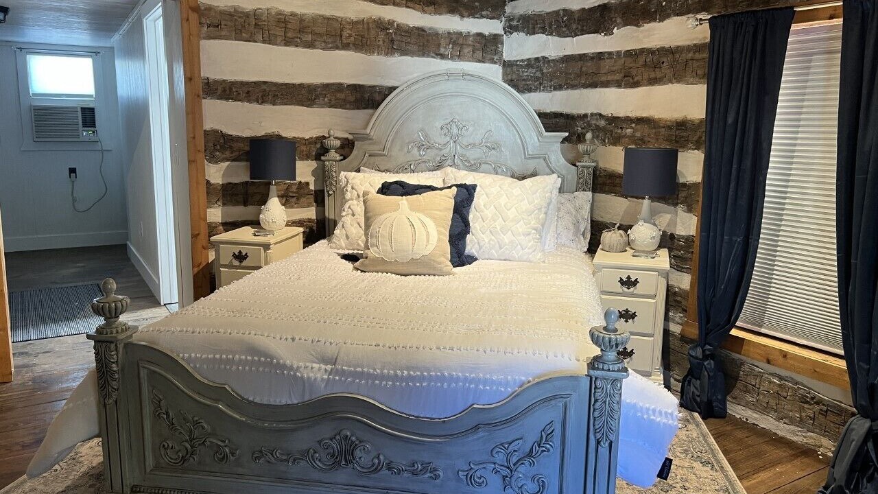 Photo of Bedroom in Glen Rose