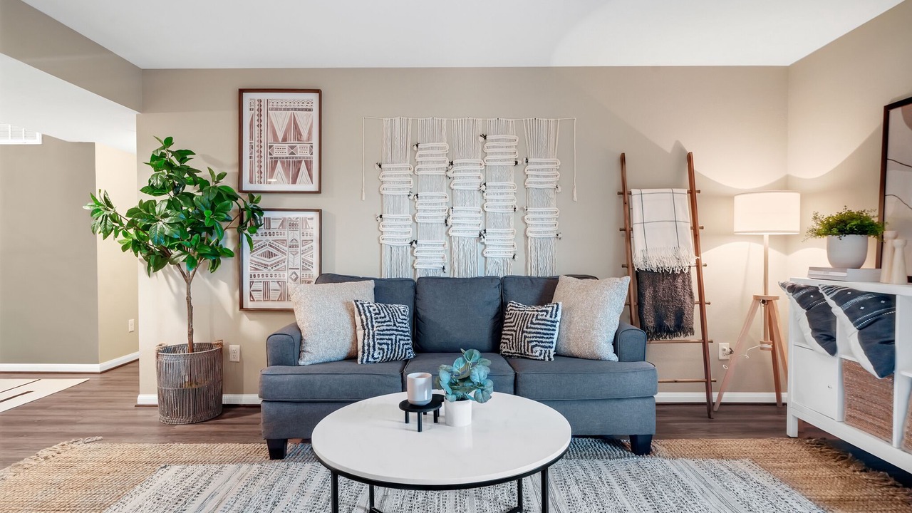 Photo of Livingroom in South Main