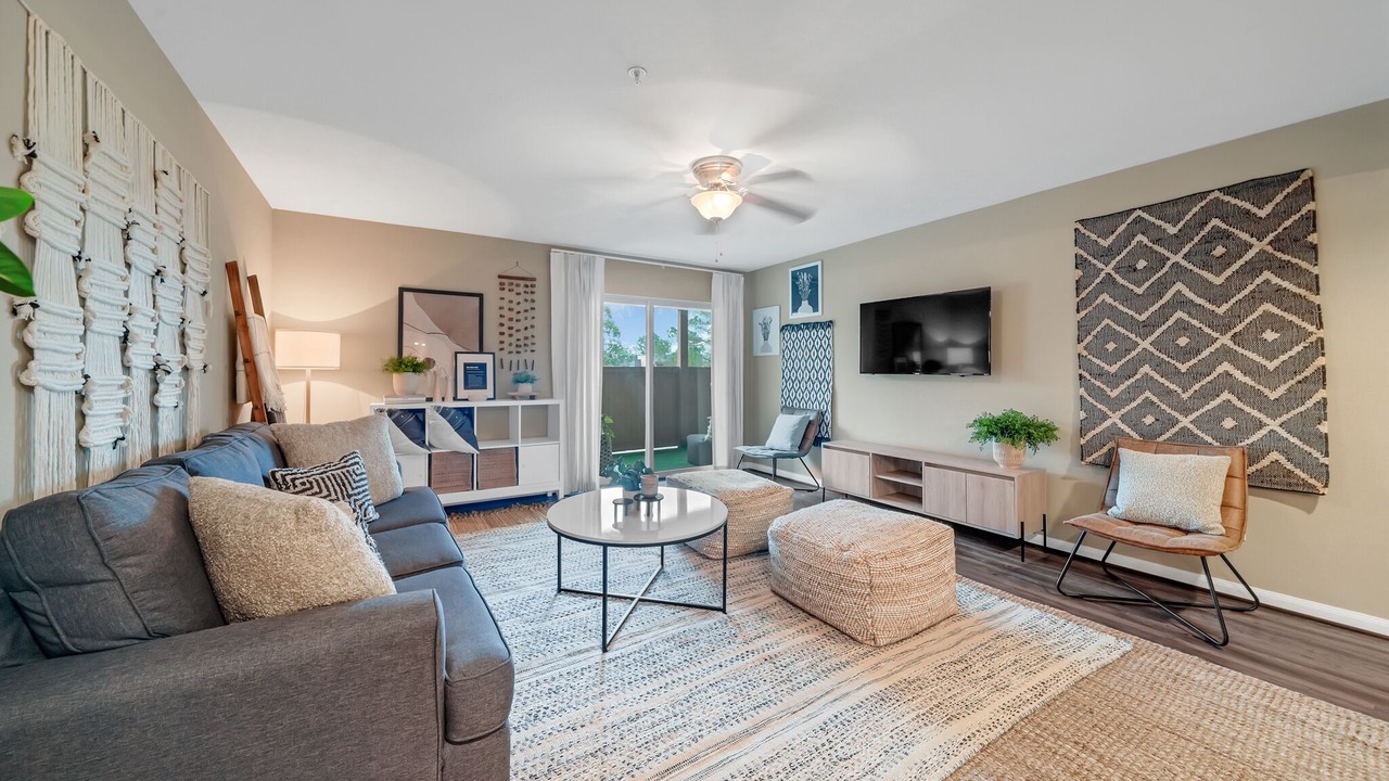 Photo of Livingroom in South Main