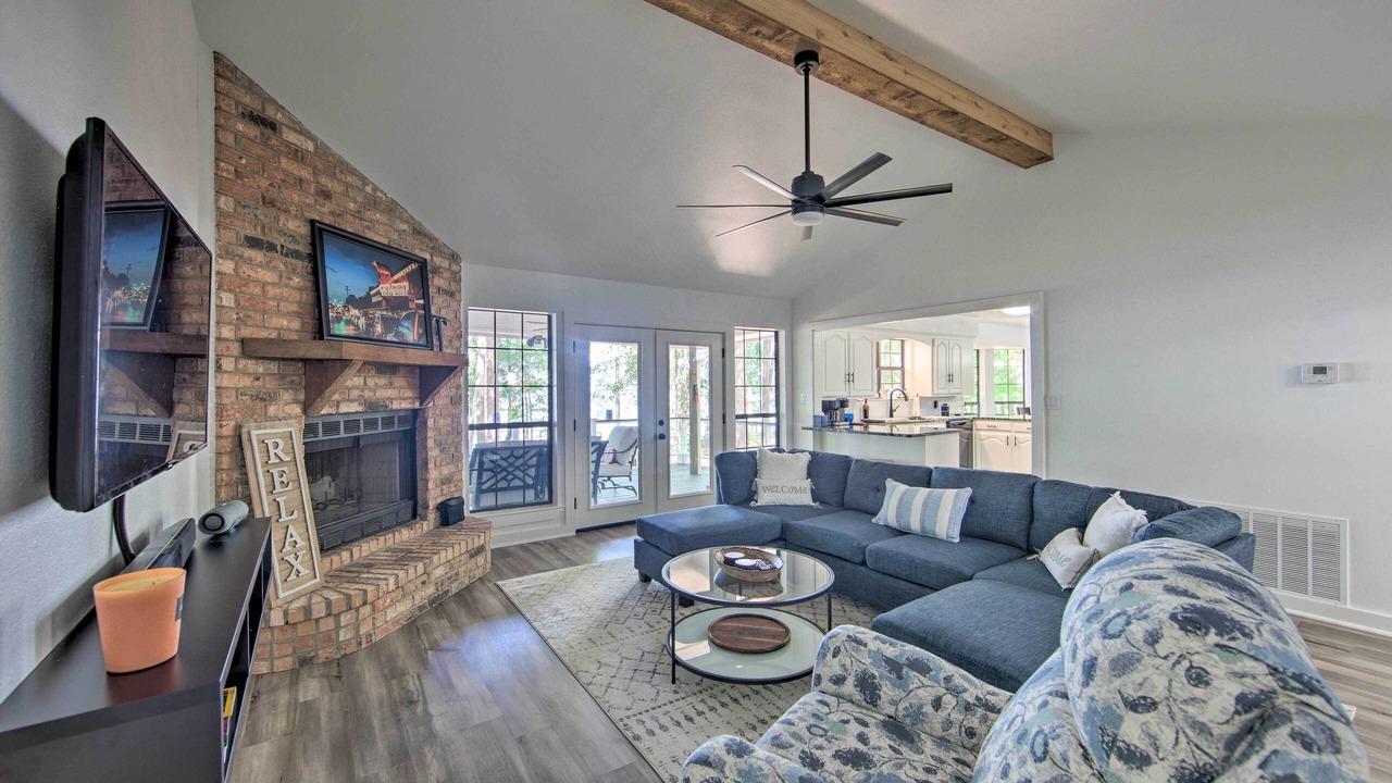 Photo of Livingroom in Flint