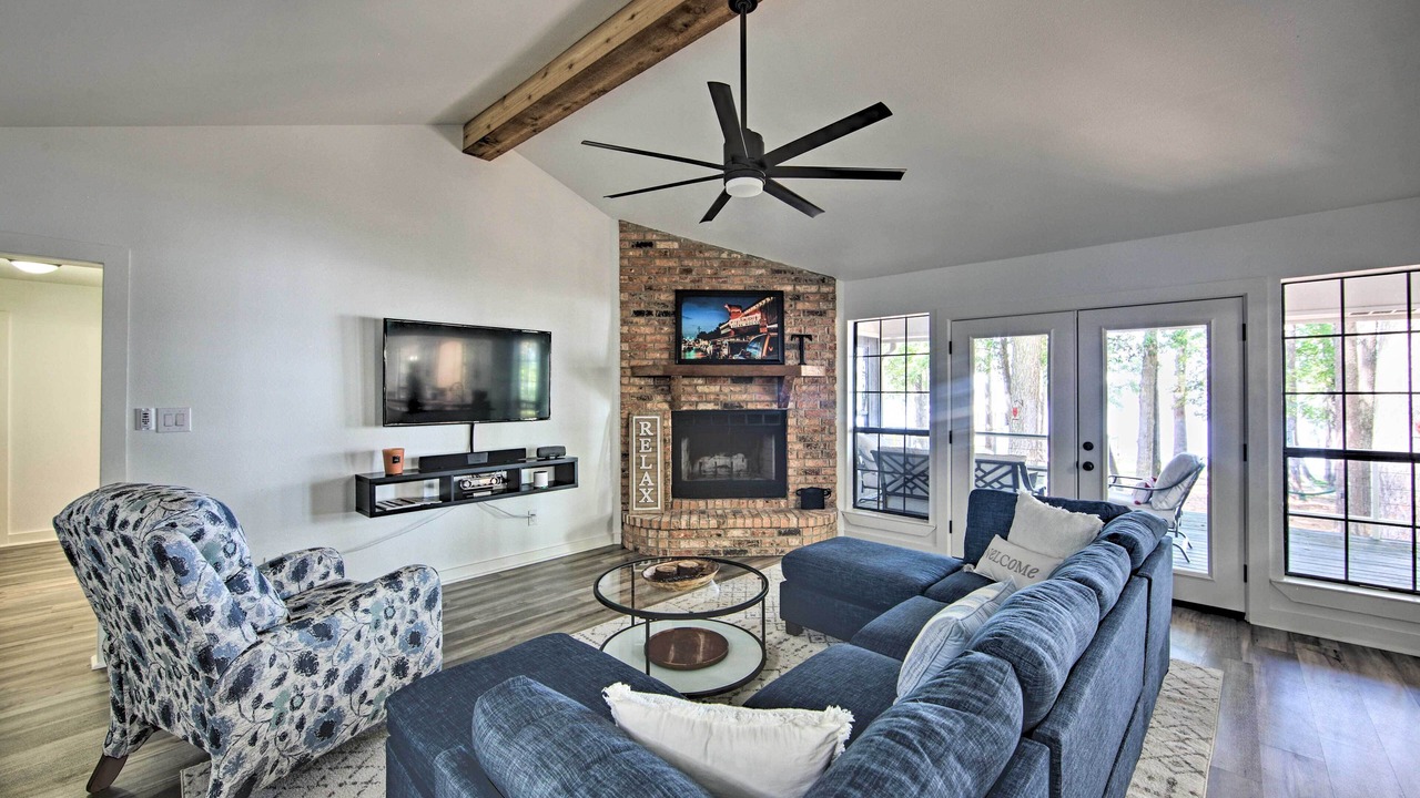 Photo of Livingroom in Flint