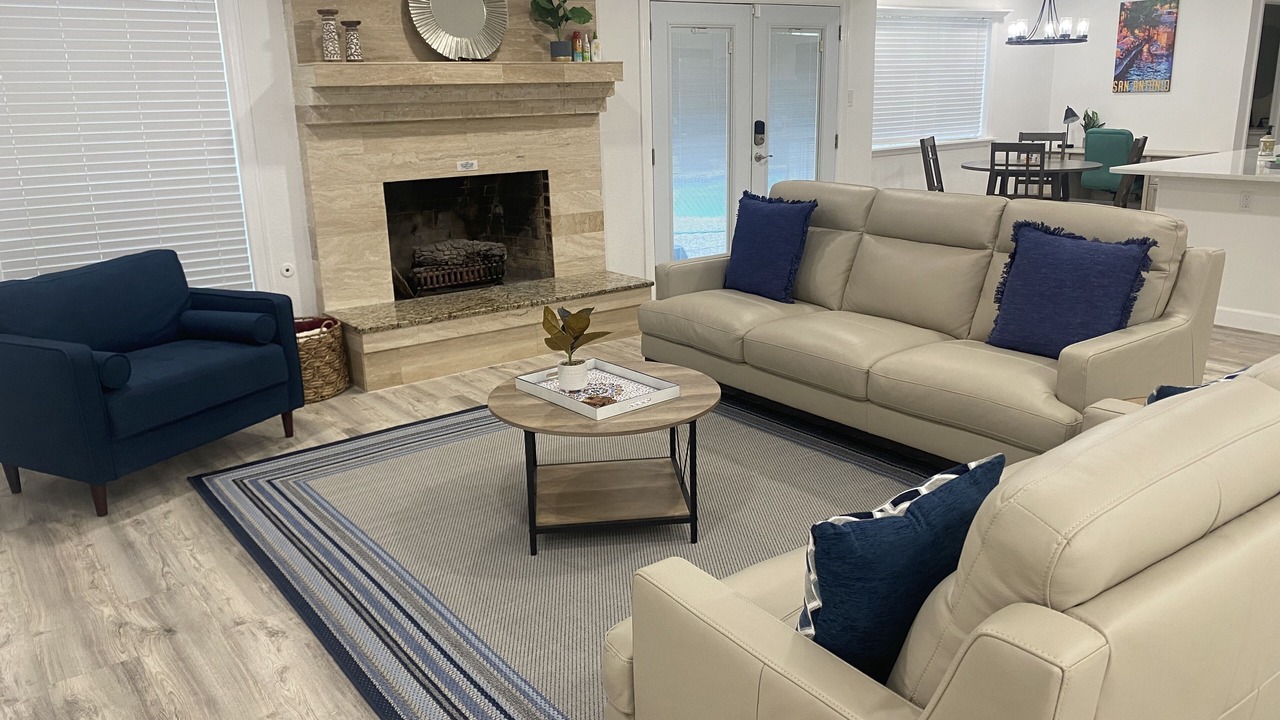 Photo of Livingroom in North Central Thousand Oaks