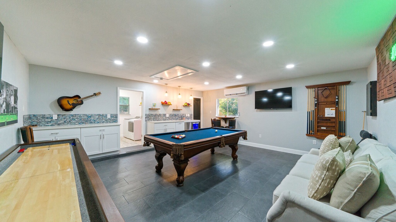 Photo of Livingroom in North Central Thousand Oaks