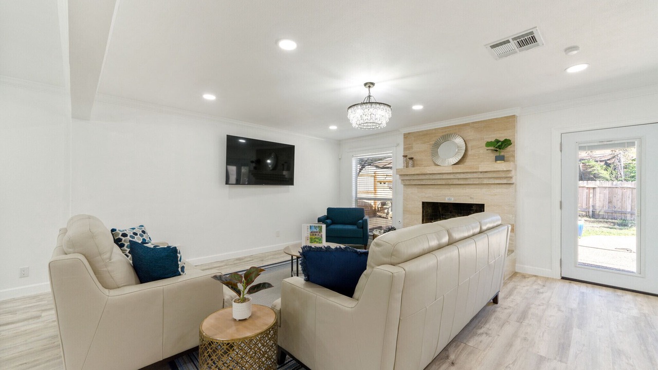 Photo of Livingroom in North Central Thousand Oaks