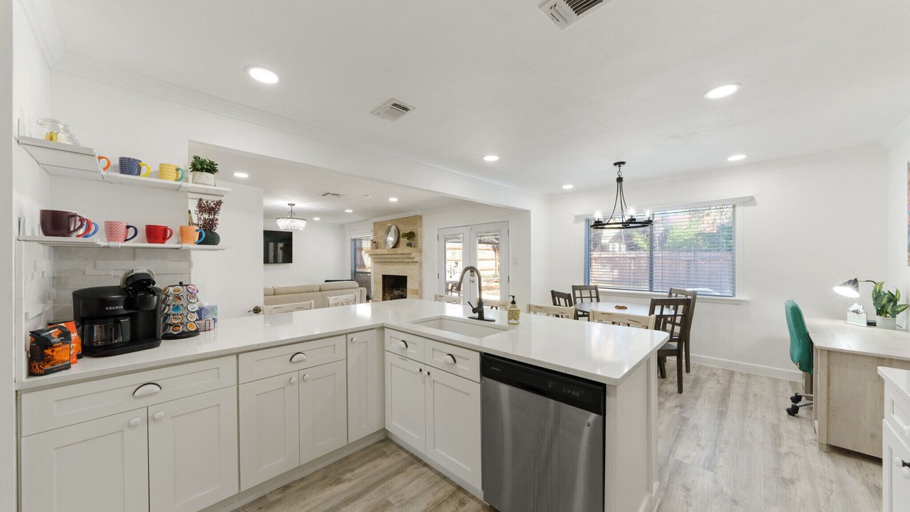 Photo of Kitchen in North Central Thousand Oaks