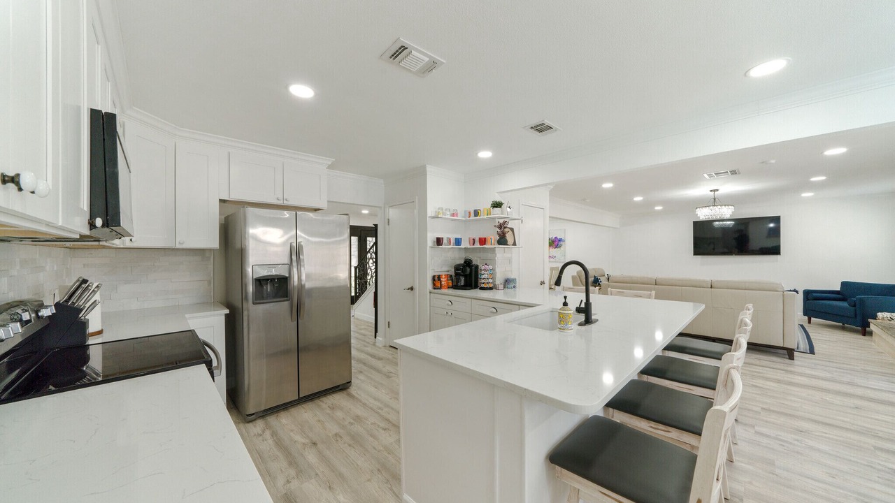 Photo of Kitchen in North Central Thousand Oaks
