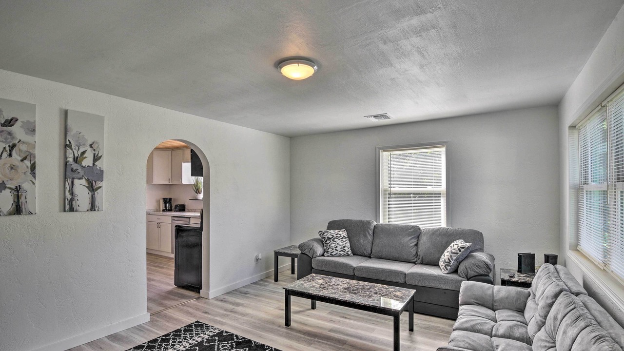 Photo of Livingroom in Kingston