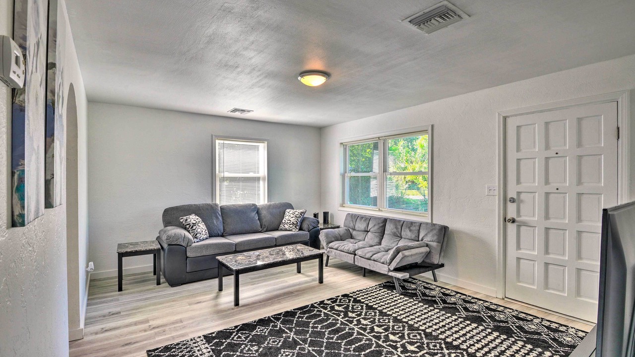 Photo of Livingroom in Kingston