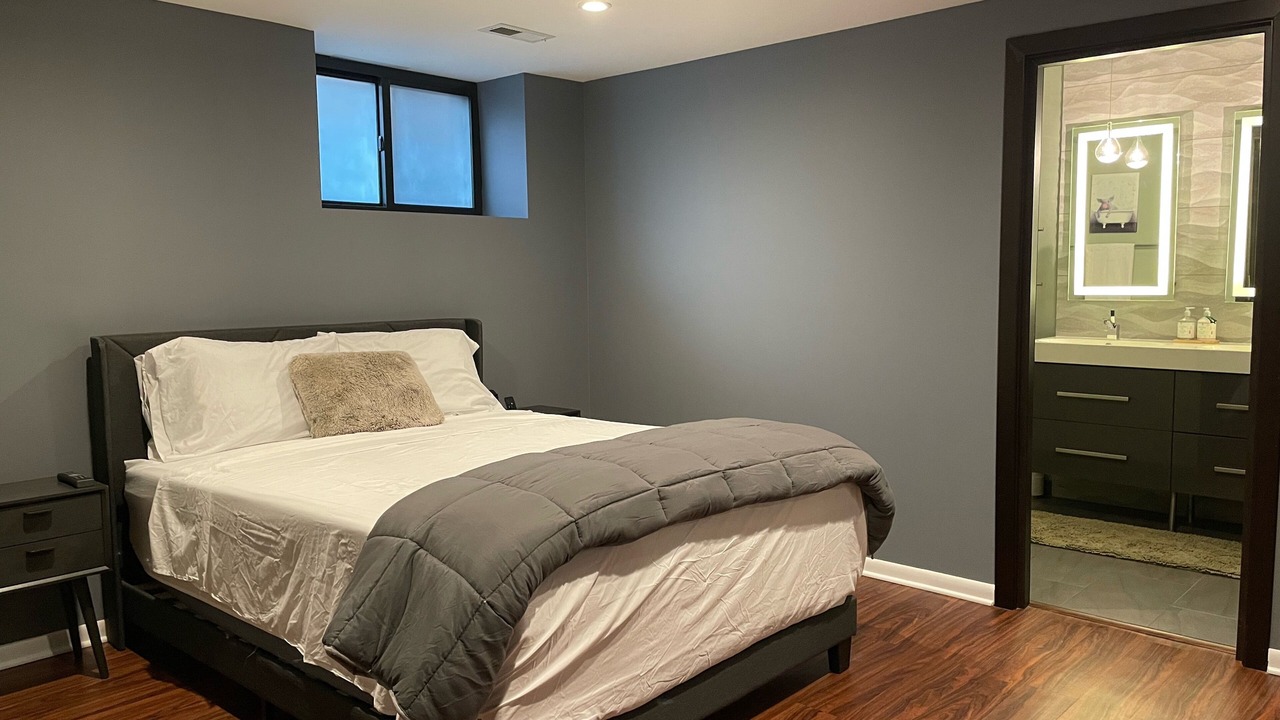 Photo of Bedroom in Rogers Park