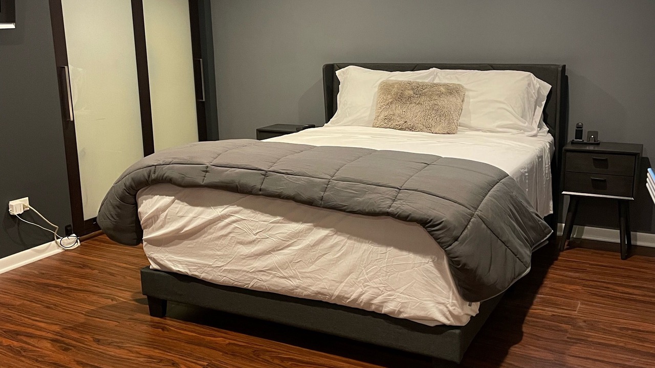 Photo of Bedroom in Rogers Park