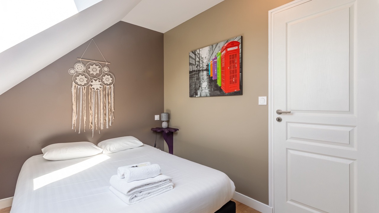 Photo of Bedroom in Saint-Coulomb