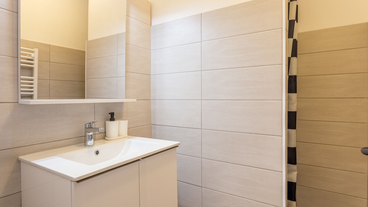 Photo of Bathroom in Saint-Coulomb
