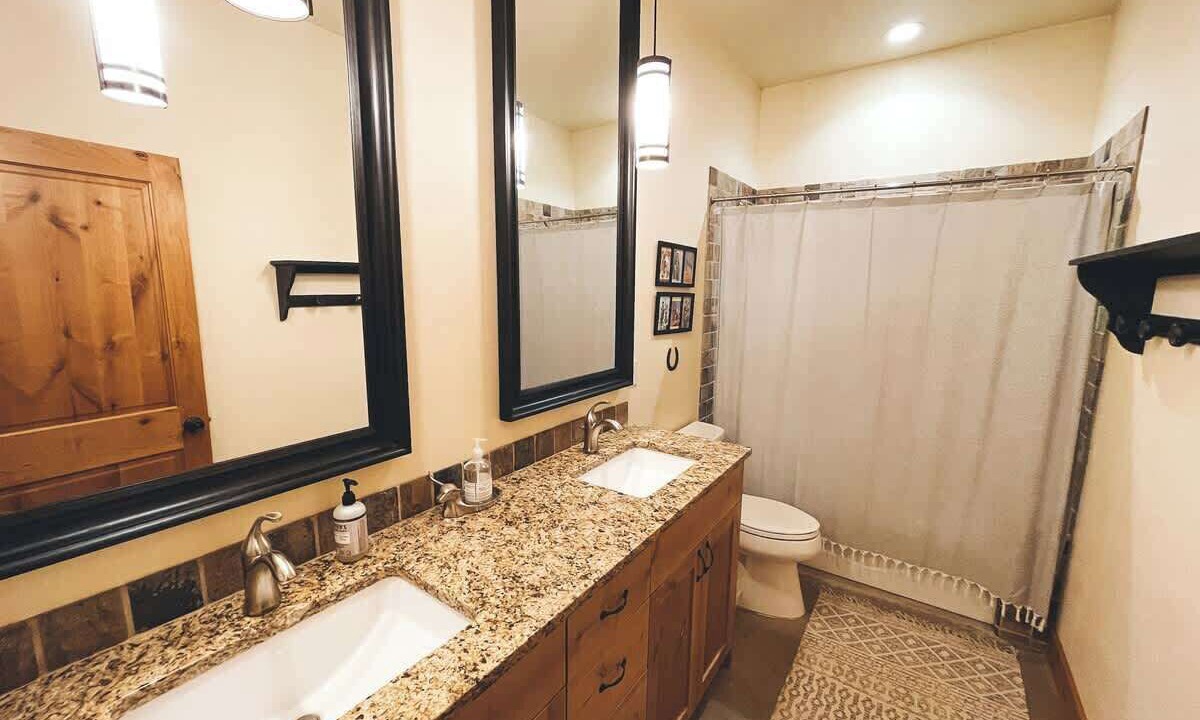Photo of Bathroom in Eden