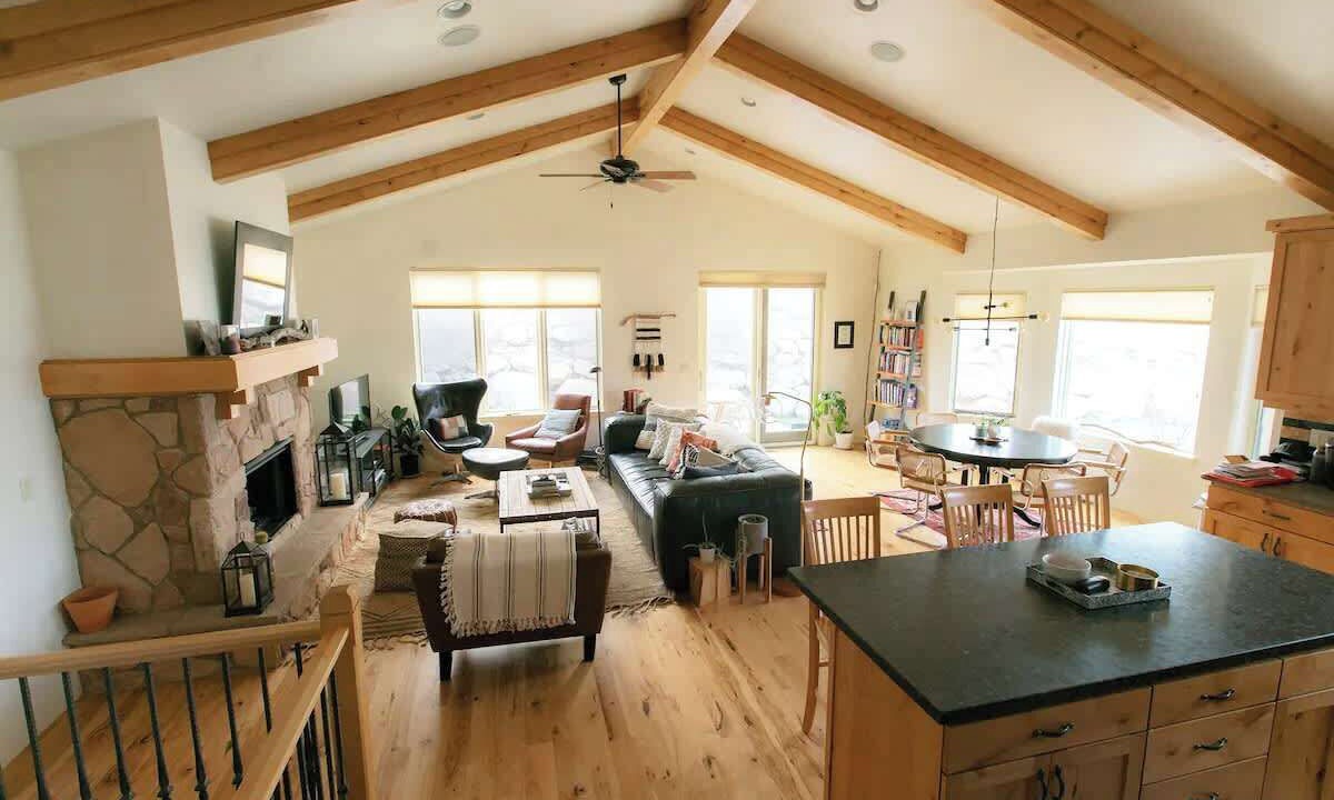 Photo of Livingroom in Eden