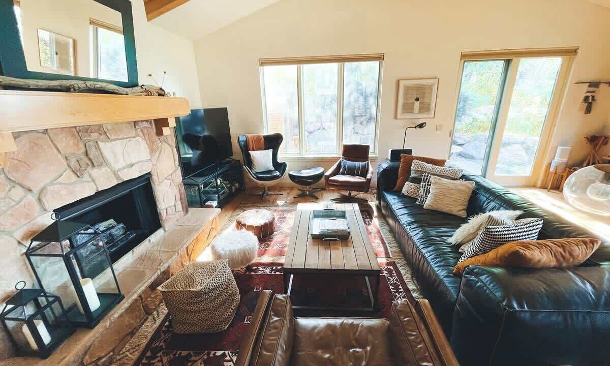 Photo of Livingroom in Eden