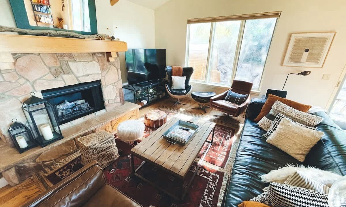 Photo of Livingroom in Eden