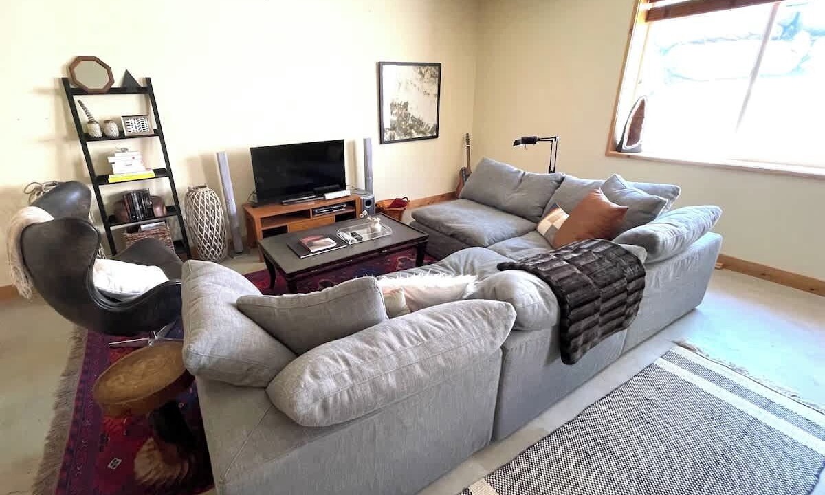 Photo of Livingroom in Eden