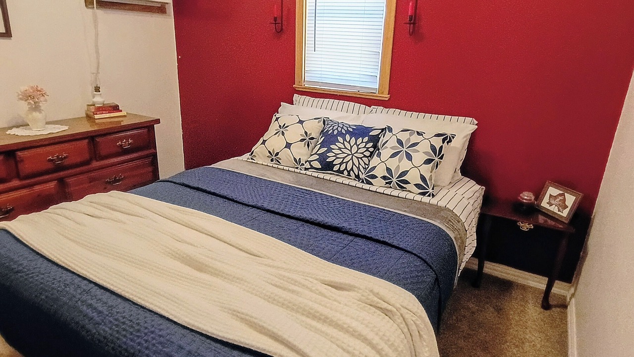 Photo of Bedroom in Glenwood