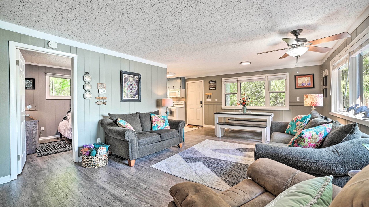 Photo of Livingroom in Curtis Township