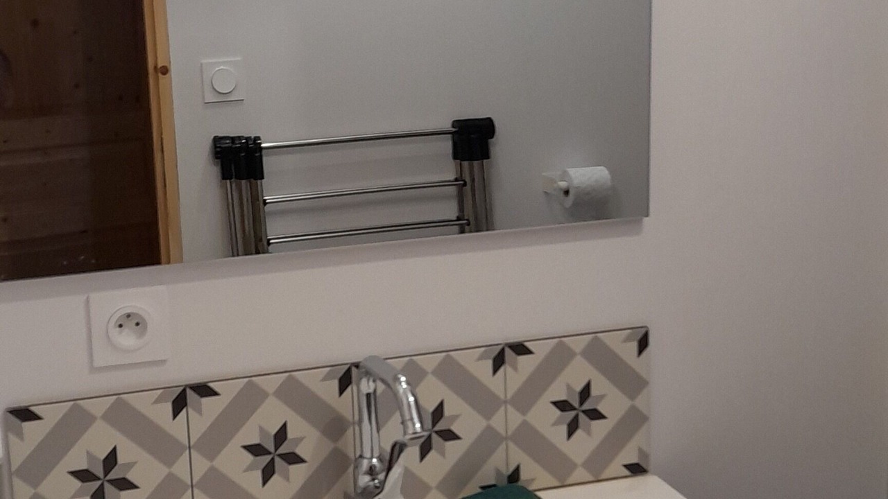 Photo of Bathroom in Genos