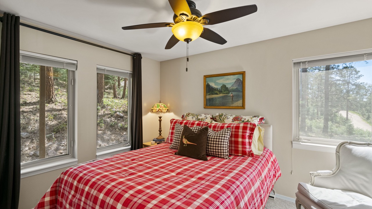 Photo of Bedroom in Forest Lakes
