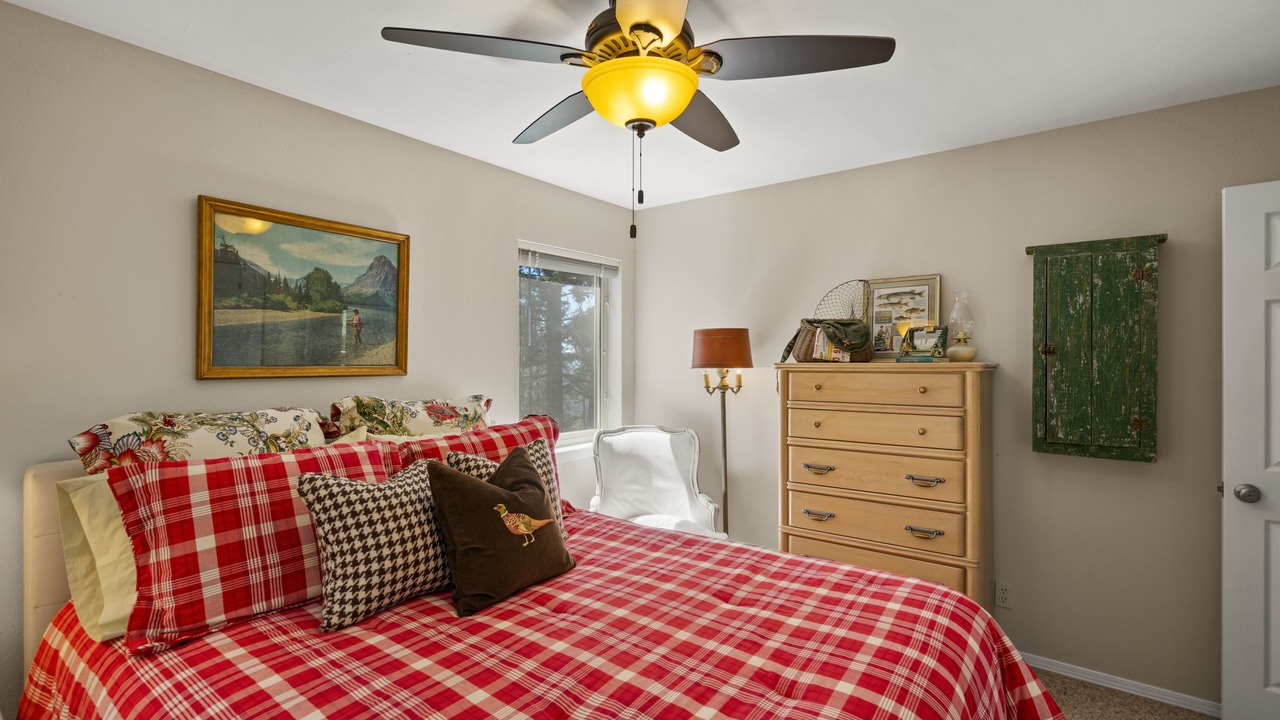 Photo of Bedroom in Forest Lakes