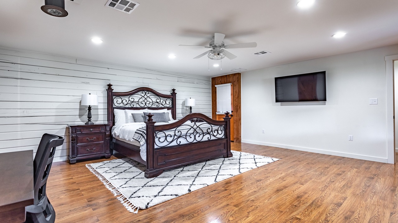 Photo of Bedroom in China Spring
