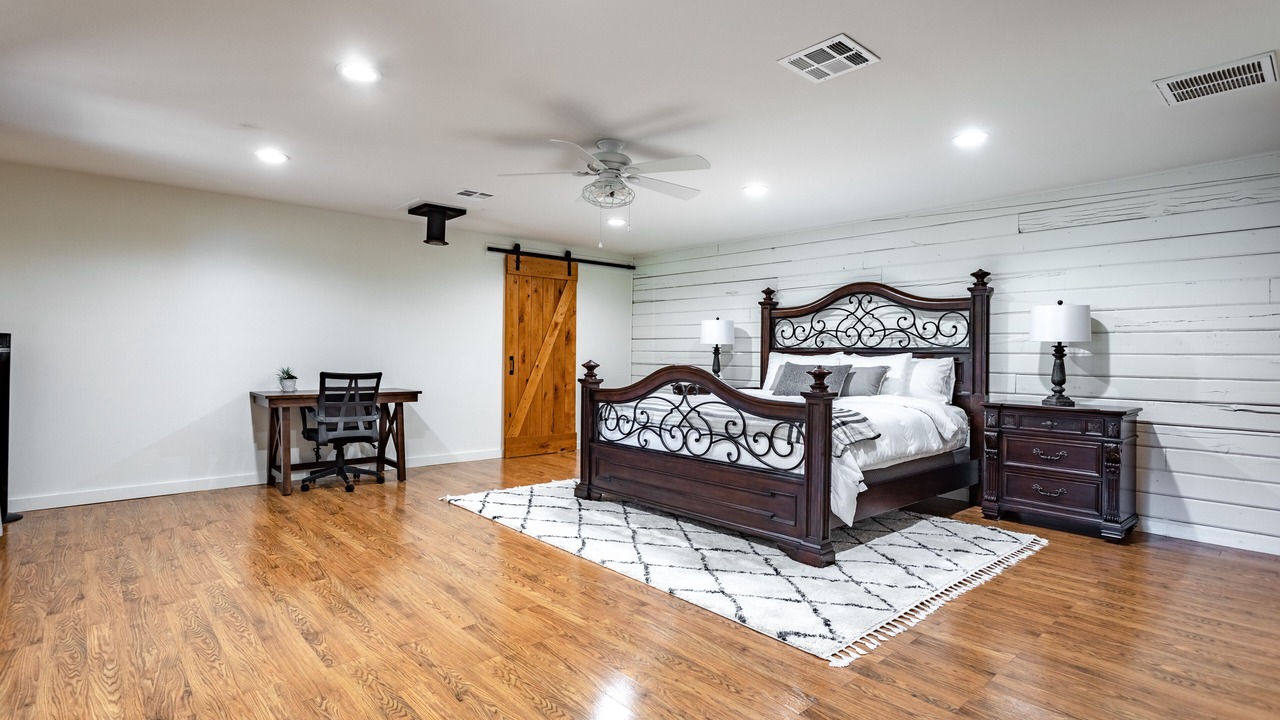 Photo of Bedroom in China Spring