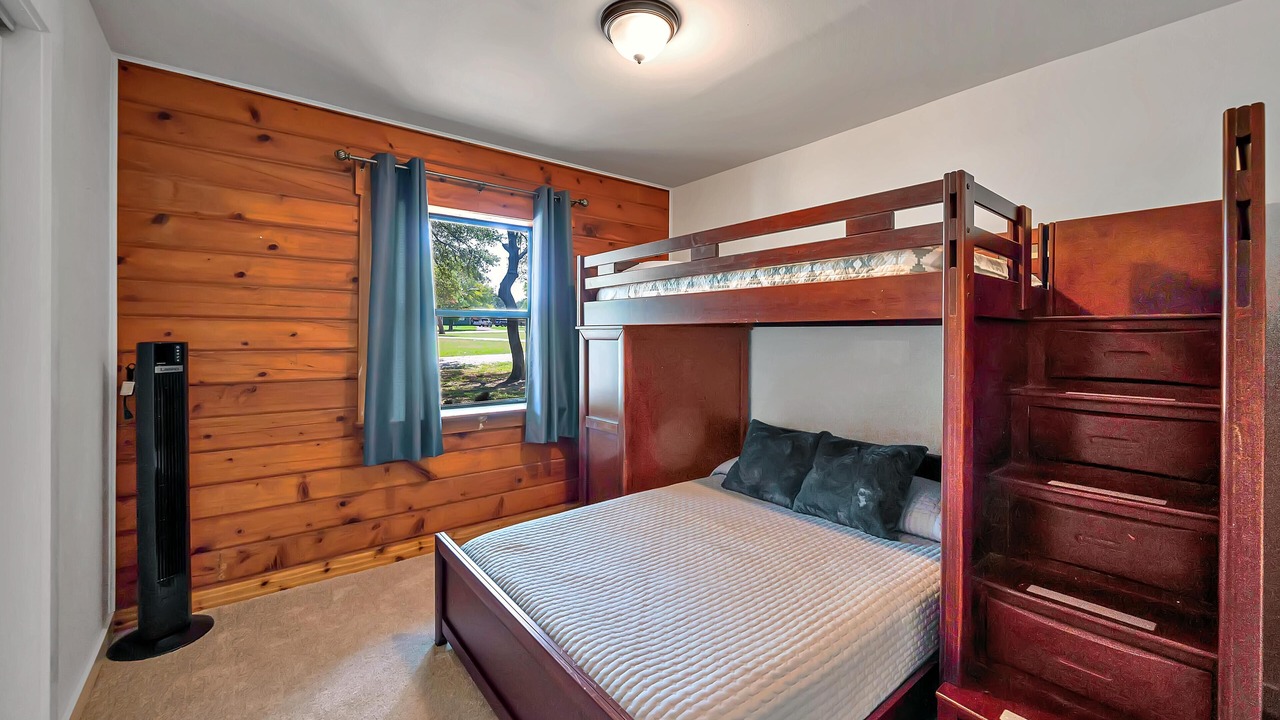 Photo of Bedroom in China Spring