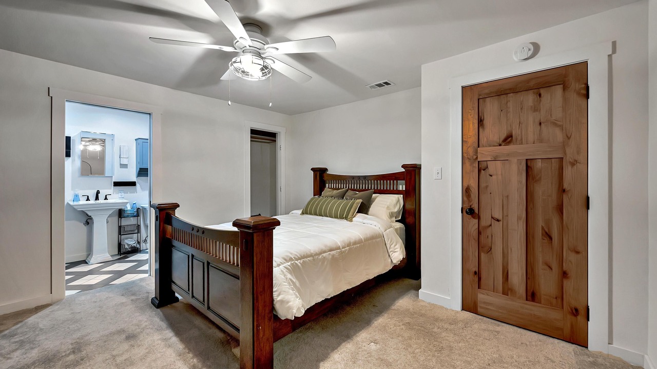 Photo of Bedroom in China Spring