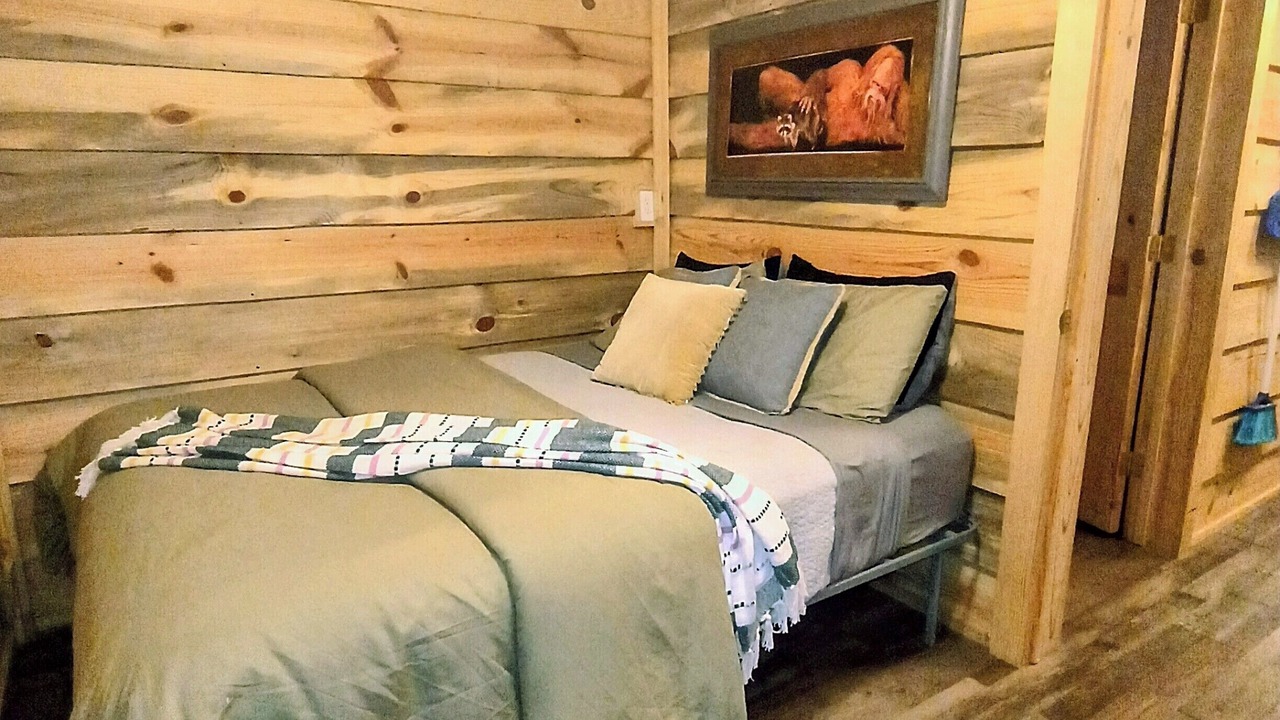 Photo of Bedroom in Glenwood